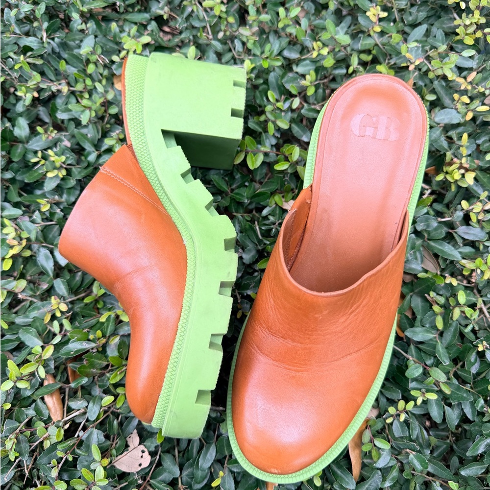 Giani Bernini Lime Green and Tan Mules